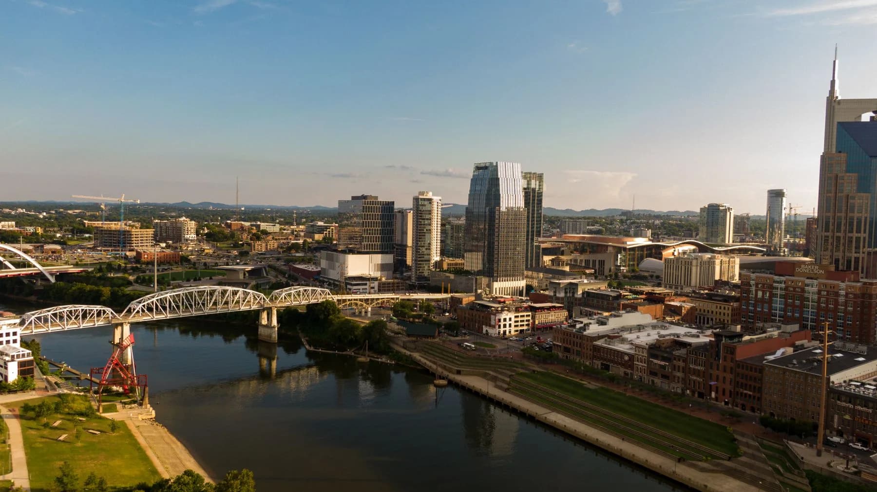 Aerial view of Nashville, its bridges and river